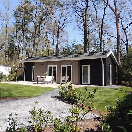 Comfortable Chalet With Combination Microwave Near The Veluwe Hoenderloo Exterior photo