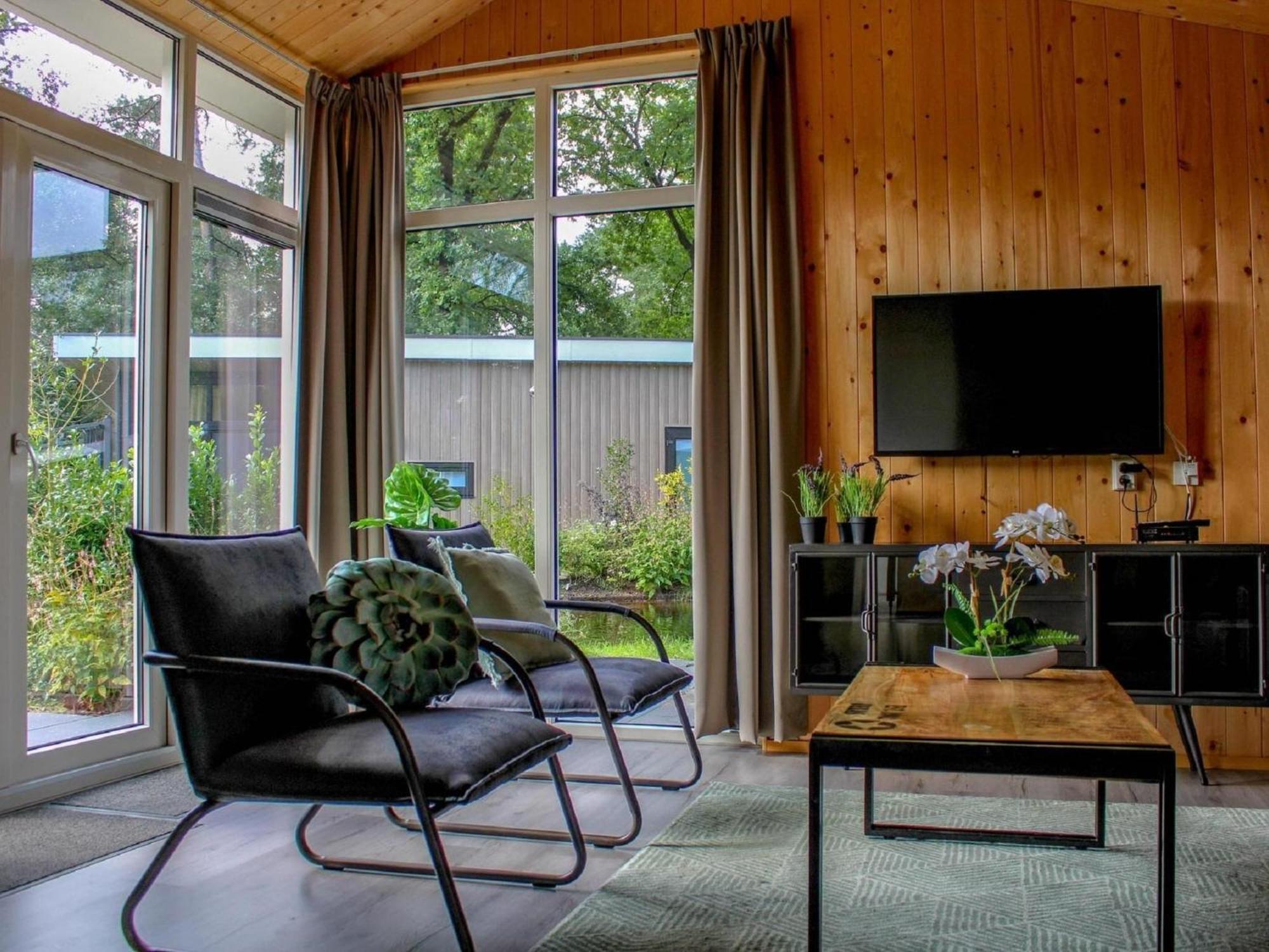 Comfortable Chalet With Combination Microwave Near The Veluwe Hoenderloo Exterior photo