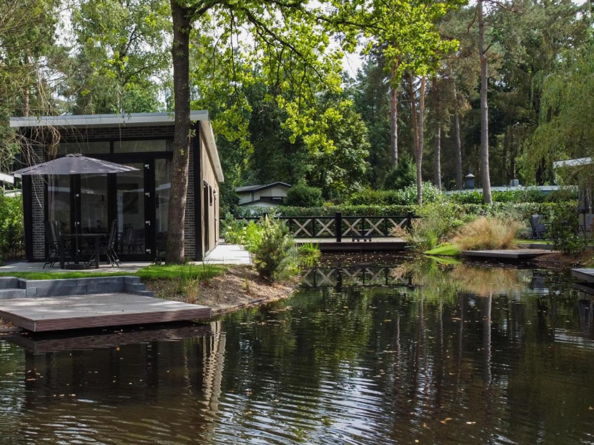 Comfortable Chalet With Combination Microwave Near The Veluwe Hoenderloo Exterior photo