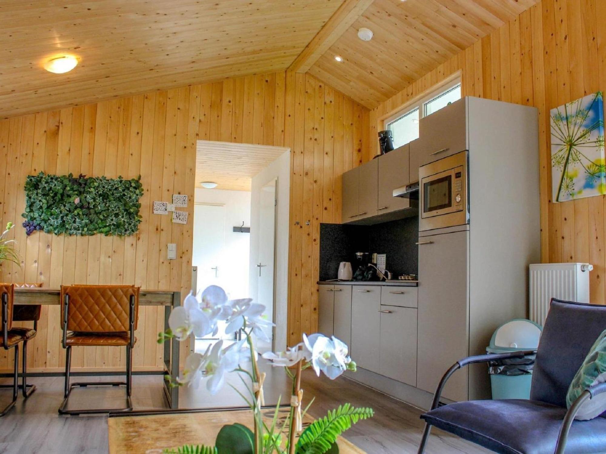 Comfortable Chalet With Combination Microwave Near The Veluwe Hoenderloo Exterior photo