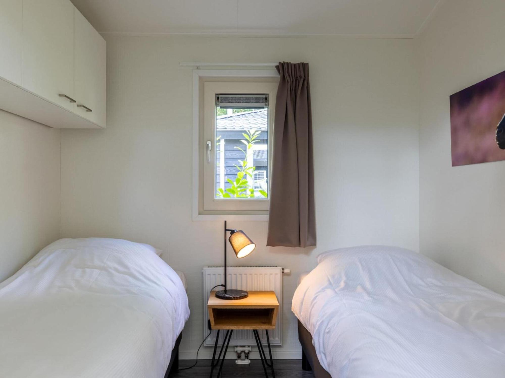 Comfortable Chalet With Combination Microwave Near The Veluwe Hoenderloo Exterior photo