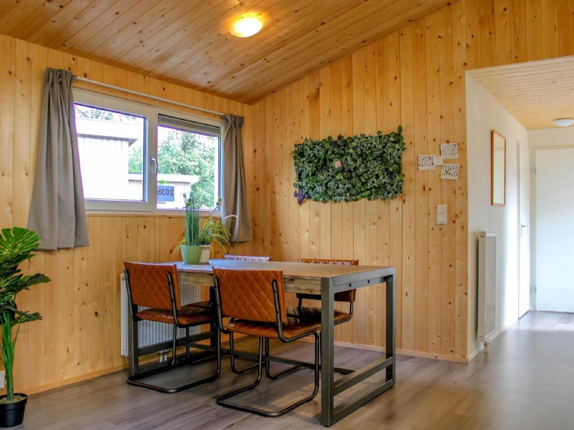 Comfortable Chalet With Combination Microwave Near The Veluwe Hoenderloo Exterior photo